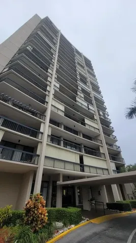 2425 Presidential Way West Palm Beach FL 33401