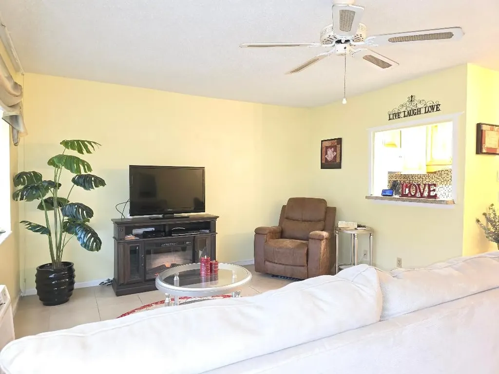 204 Kent L West Palm Beach FL 33417
