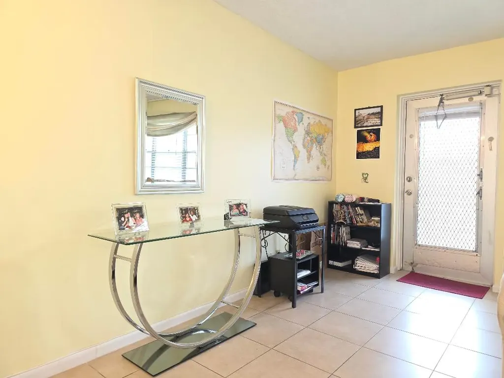 204 Kent L West Palm Beach FL 33417