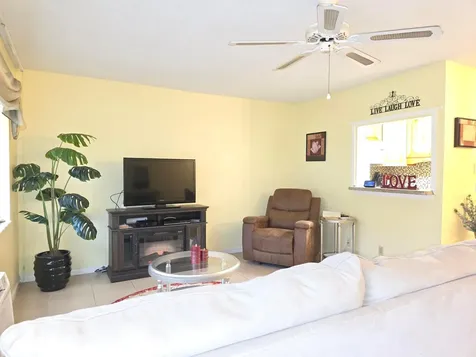 204 Kent L West Palm Beach FL 33417