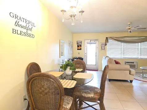 204 Kent L West Palm Beach FL 33417
