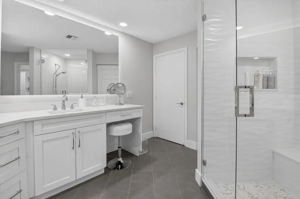 5374 Venetia Court Boynton Beach FL 33437