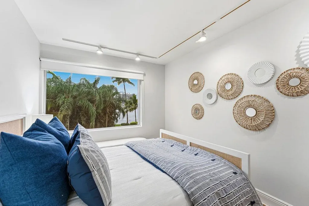 44 Cocoanut Row Palm Beach FL 33480