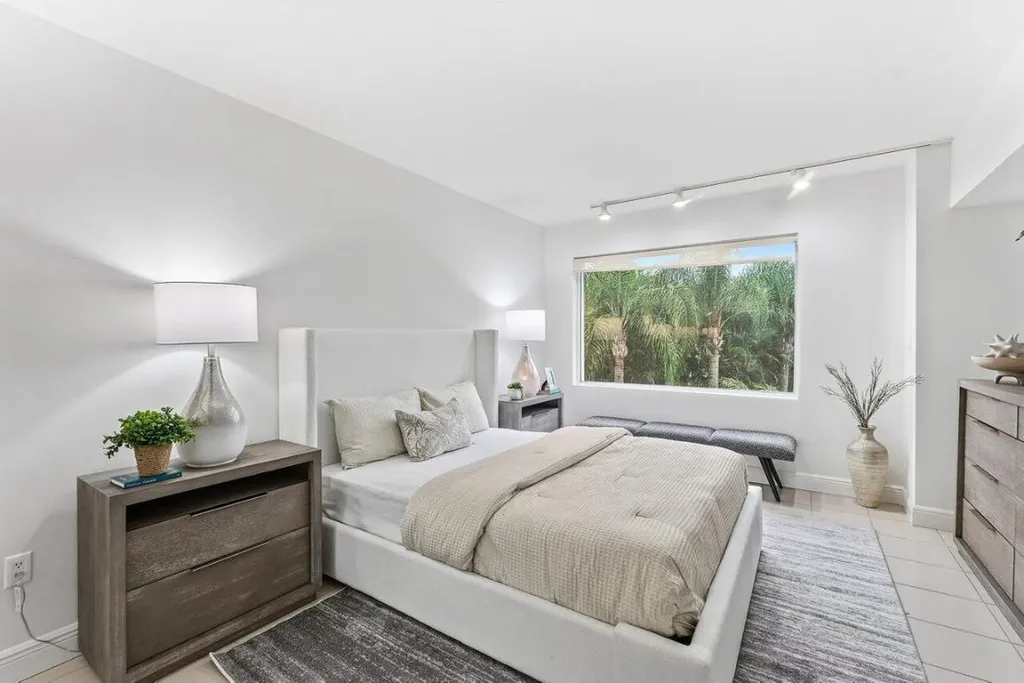 44 Cocoanut Row Palm Beach FL 33480