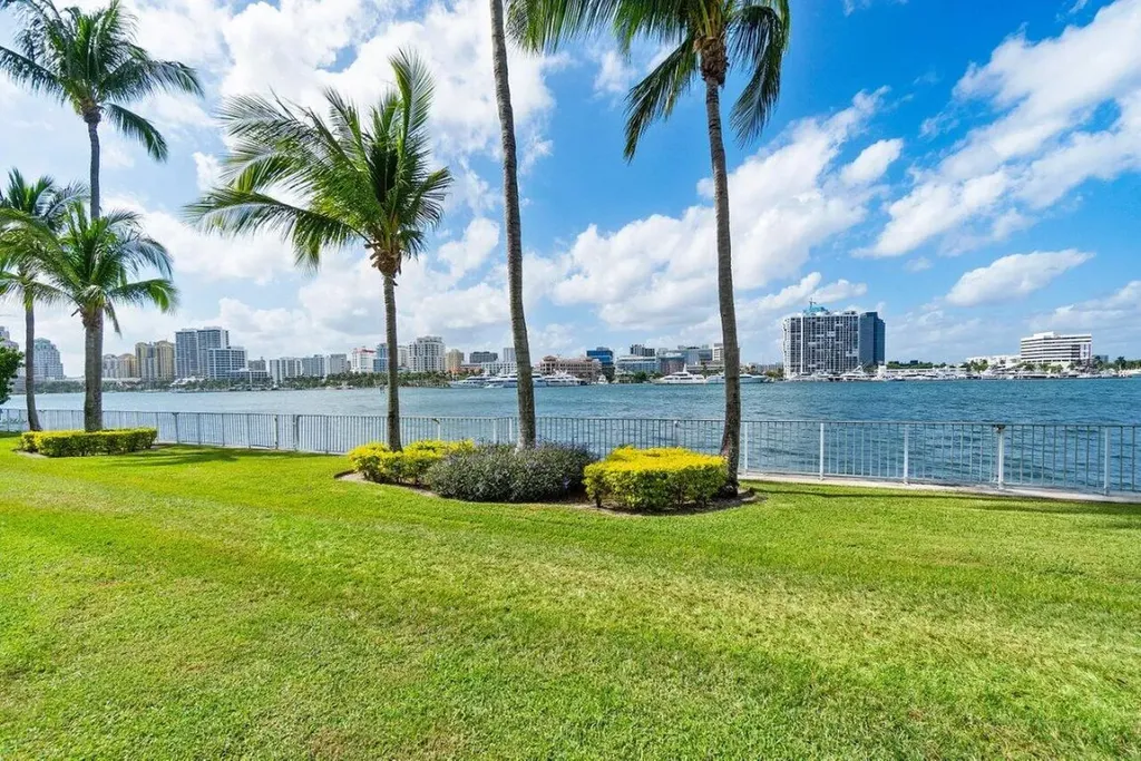 44 Cocoanut Row Palm Beach FL 33480