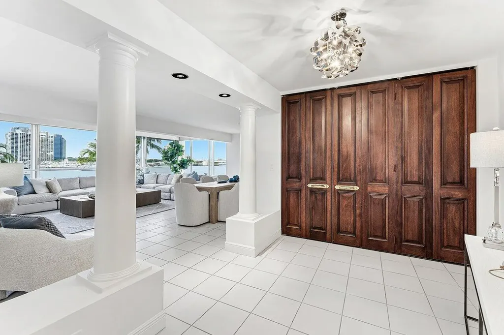 44 Cocoanut Row Palm Beach FL 33480
