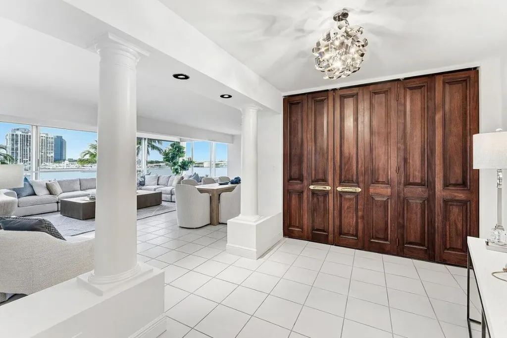 44 Cocoanut Row Palm Beach FL 33480