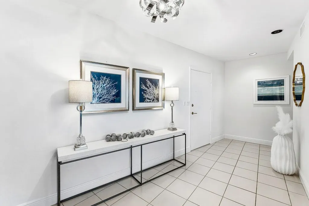 44 Cocoanut Row Palm Beach FL 33480