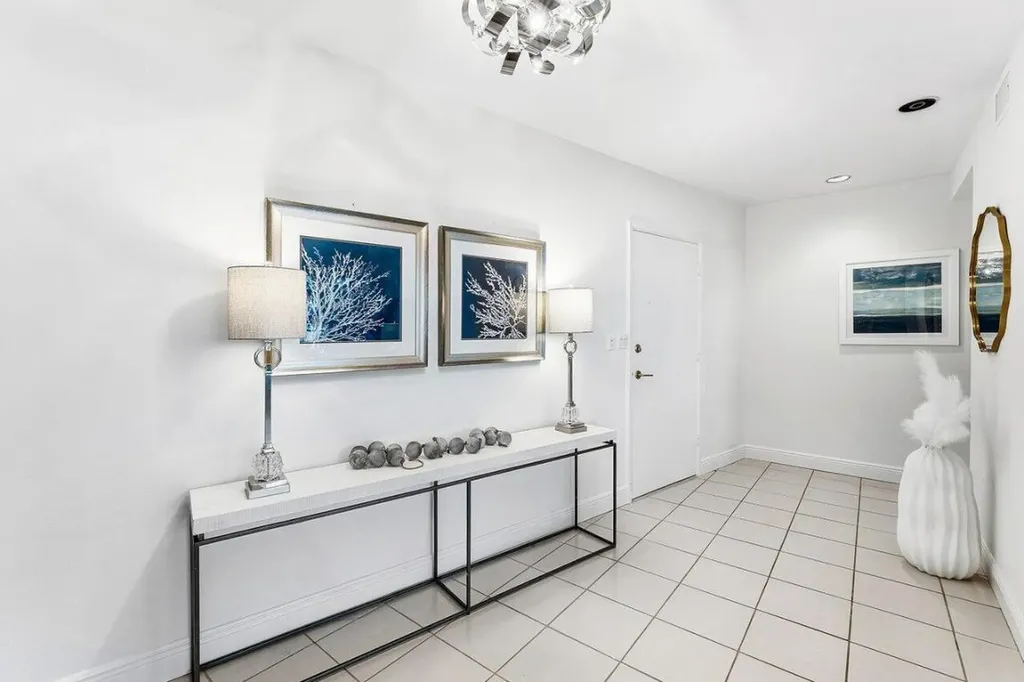 44 Cocoanut Row Palm Beach FL 33480