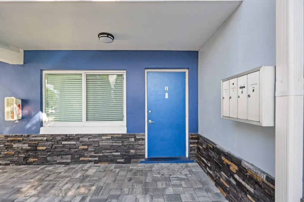 830 SE 22nd Avenue Pompano Beach FL 33062