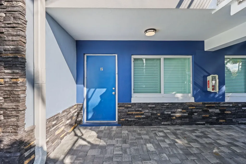830 SE 22nd Avenue Pompano Beach FL 33062
