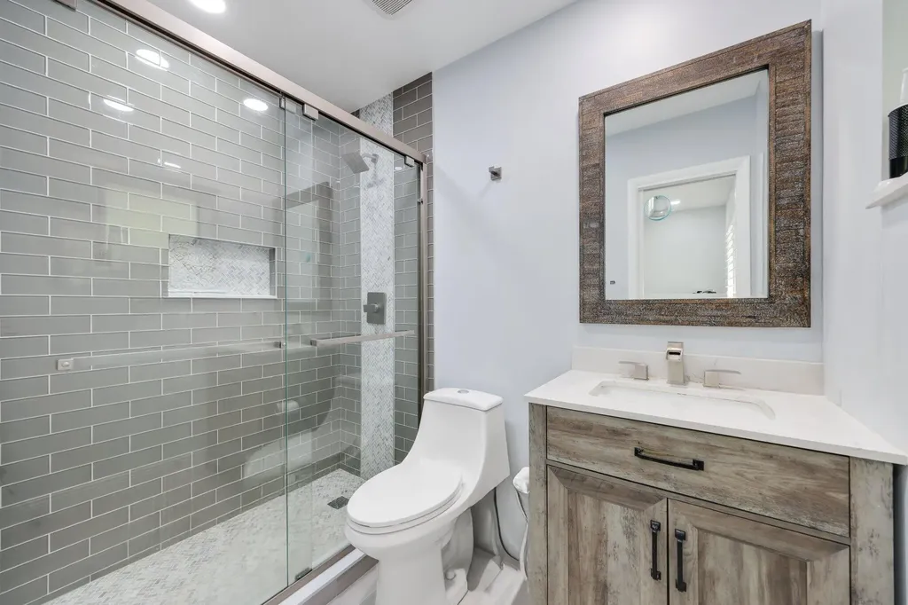 830 SE 22nd Avenue Pompano Beach FL 33062