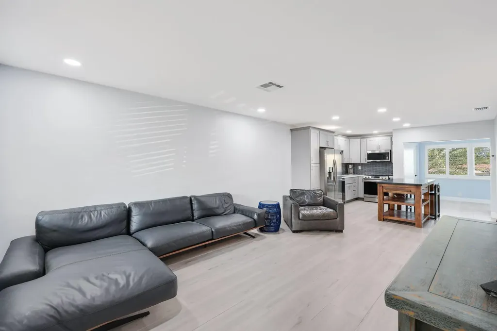 830 SE 22nd Avenue Pompano Beach FL 33062
