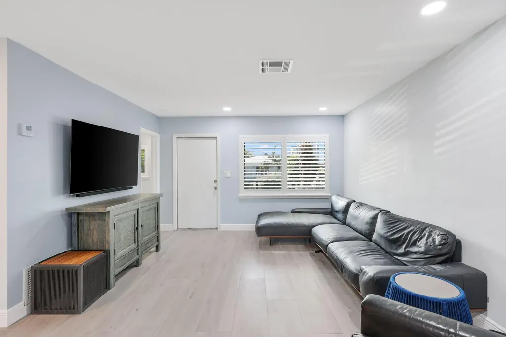 830 SE 22nd Avenue Pompano Beach FL 33062