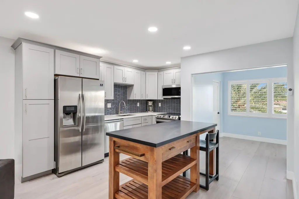 830 SE 22nd Avenue Pompano Beach FL 33062