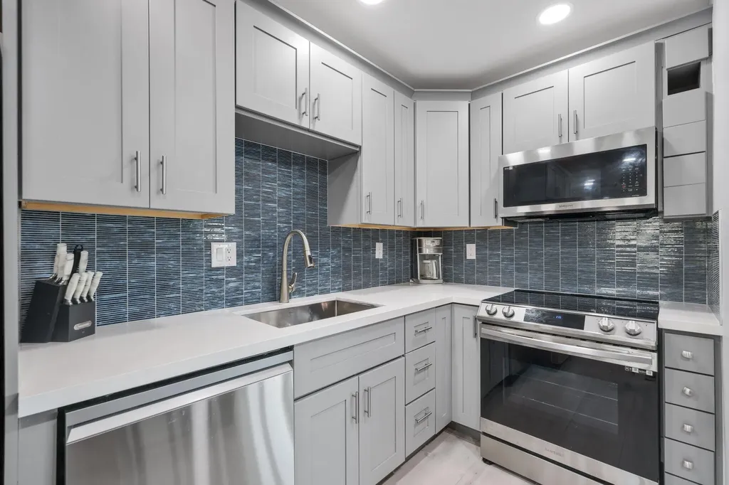 830 SE 22nd Avenue Pompano Beach FL 33062