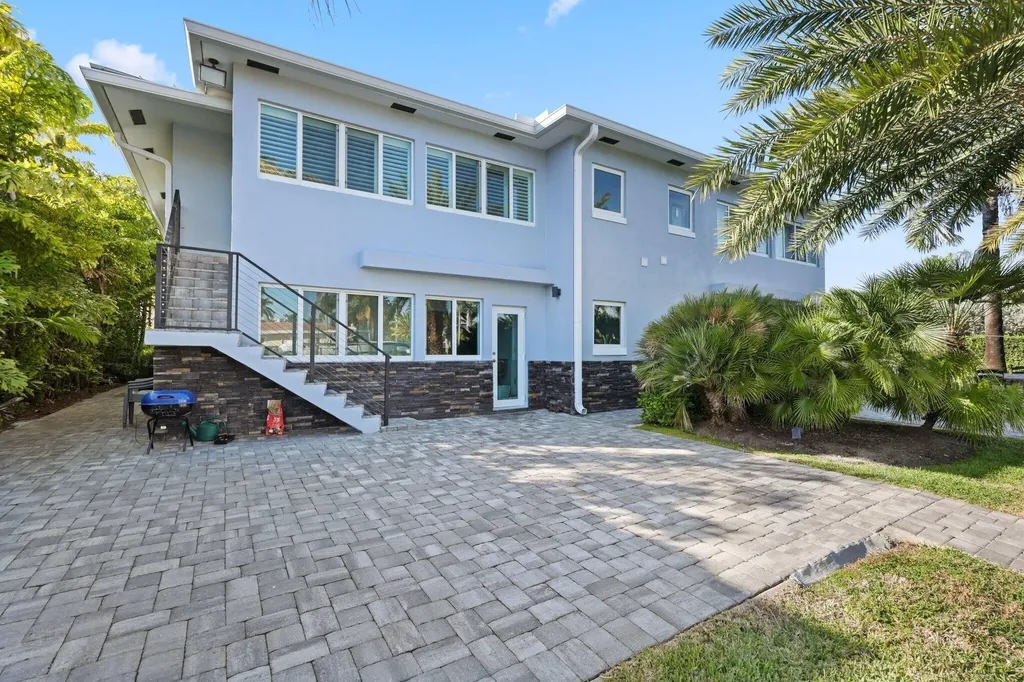 830 SE 22nd Avenue Pompano Beach FL 33062