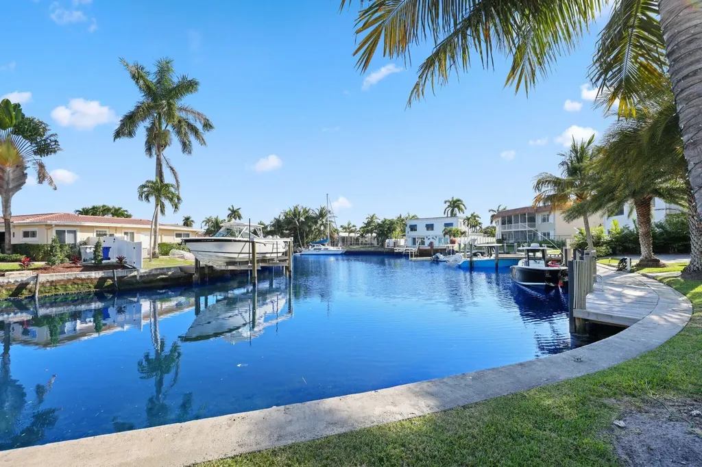 830 SE 22nd Avenue Pompano Beach FL 33062