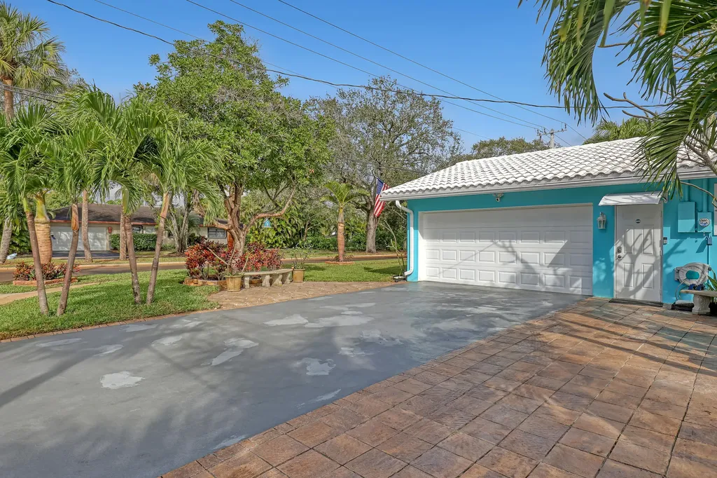 1890 SW 59th Avenue SW Plantation FL 33317
