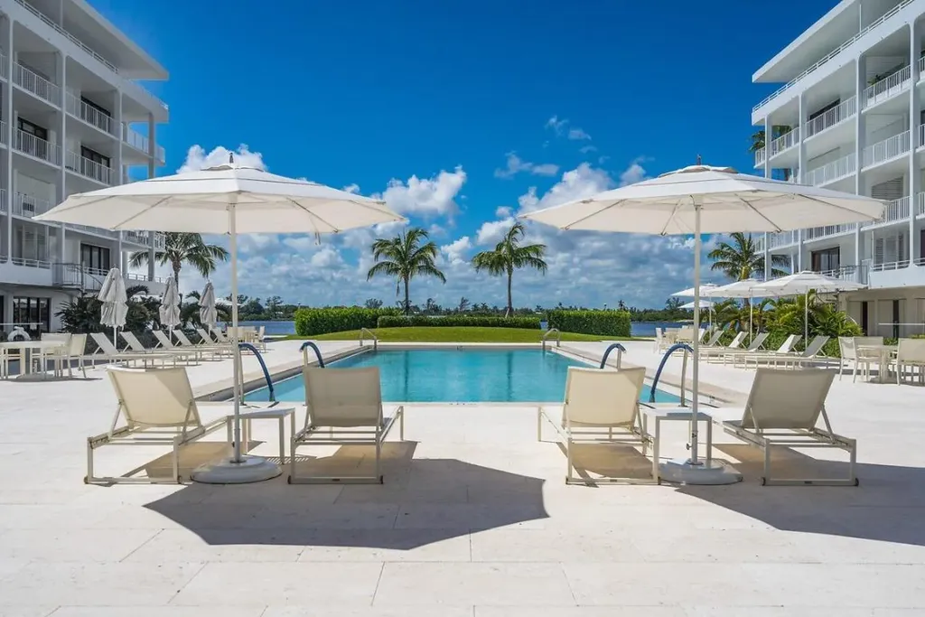 2784 S Ocean Boulevard Palm Beach FL 33480