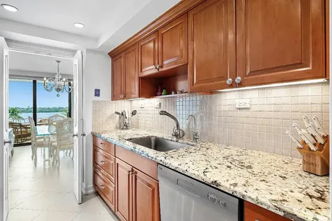 2784 S Ocean Boulevard Palm Beach FL 33480