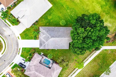 7707 NW 79th Street Tamarac FL 33321