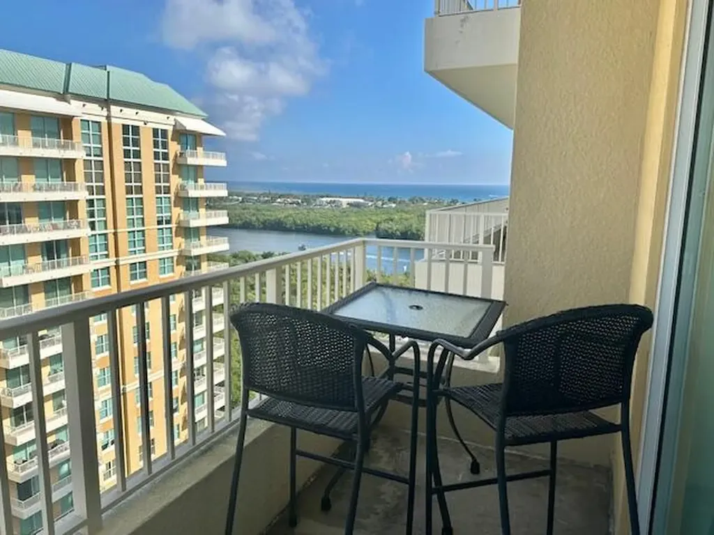 625 Casa Loma Boulevard Boynton Beach FL 33435