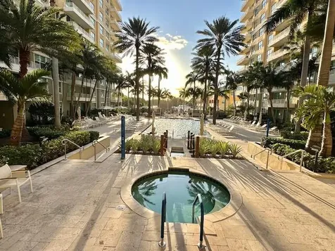 625 Casa Loma Boulevard Boynton Beach FL 33435