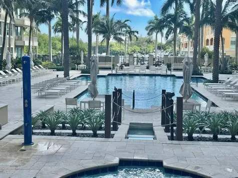 625 Casa Loma Boulevard Boynton Beach FL 33435