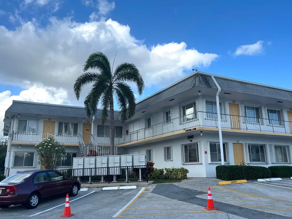 2840 Cynthia Lane Lake Worth Beach FL 33461