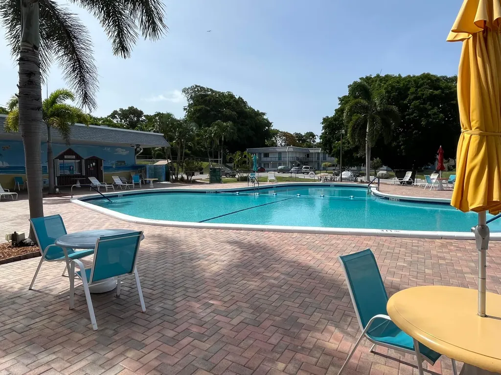 2840 Cynthia Lane Lake Worth Beach FL 33461