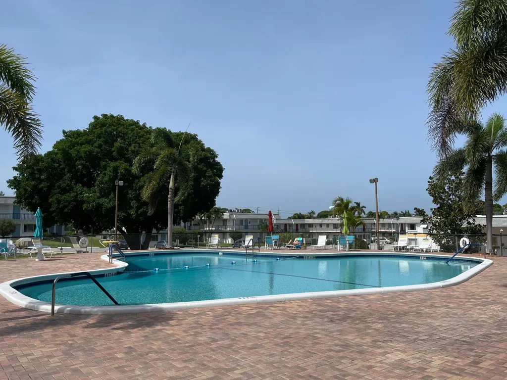 2840 Cynthia Lane Lake Worth Beach FL 33461