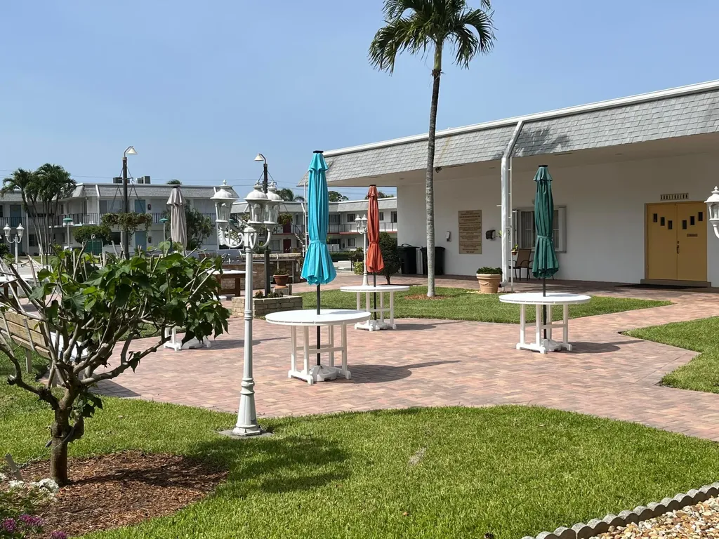 2840 Cynthia Lane Lake Worth Beach FL 33461