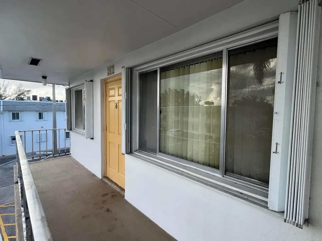 2840 Cynthia Lane Lake Worth Beach FL 33461