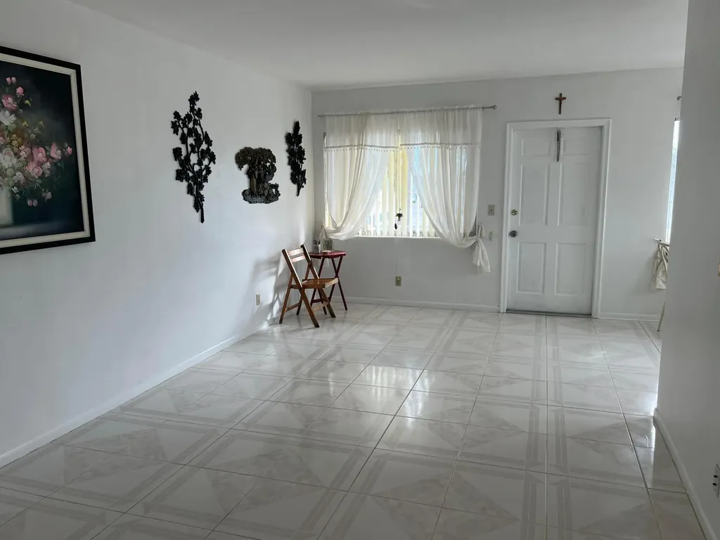 2840 Cynthia Lane Lake Worth Beach FL 33461
