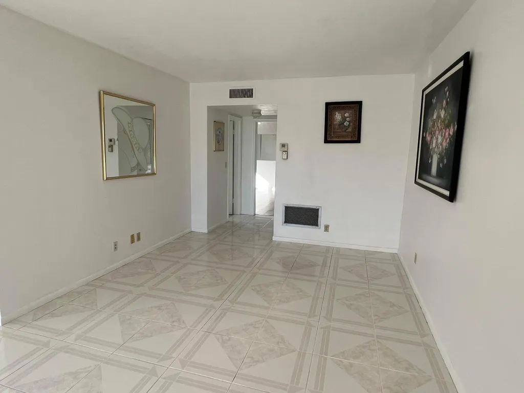 2840 Cynthia Lane Lake Worth Beach FL 33461