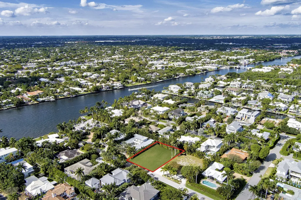 1117 Waterway Lane Delray Beach FL 33483