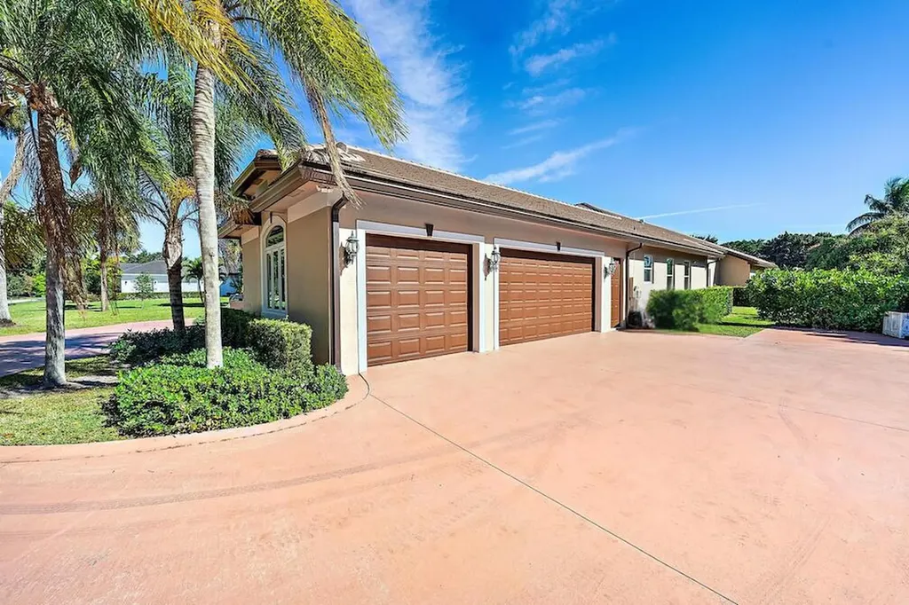 8480 Man O War Road Palm Beach Gardens FL 33418