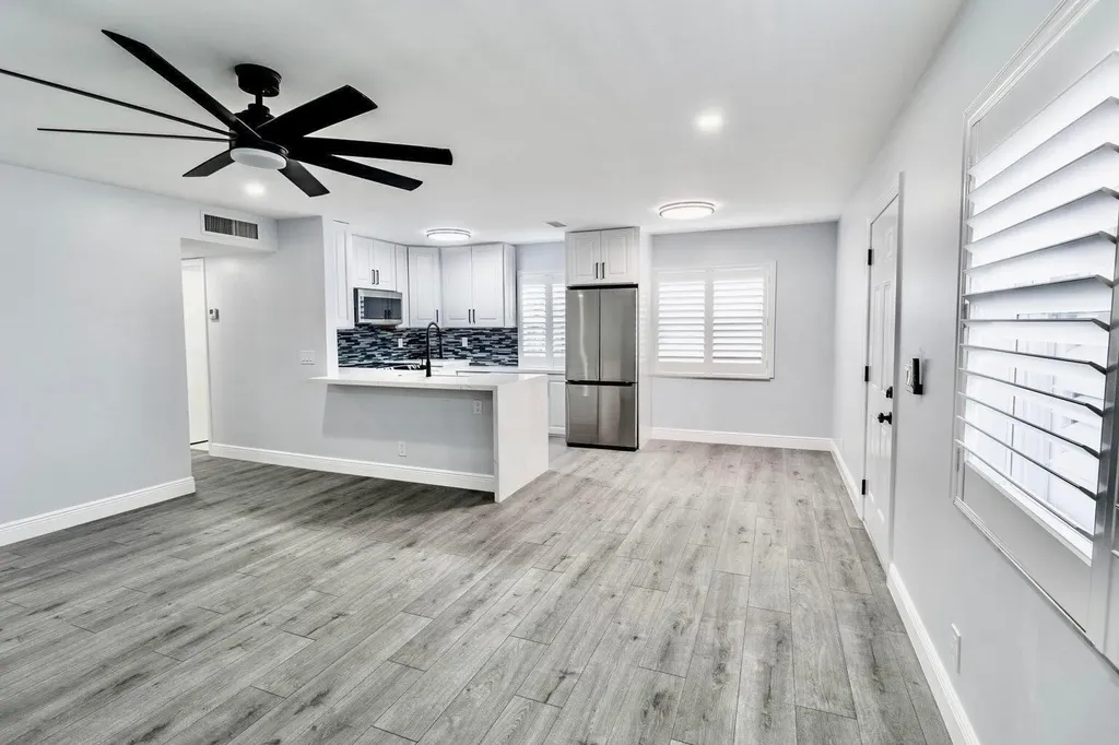 29 Burgundy A Delray Beach FL 33484