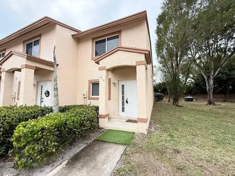 1910 Lakeview Drive W Royal Palm Beach FL 33411