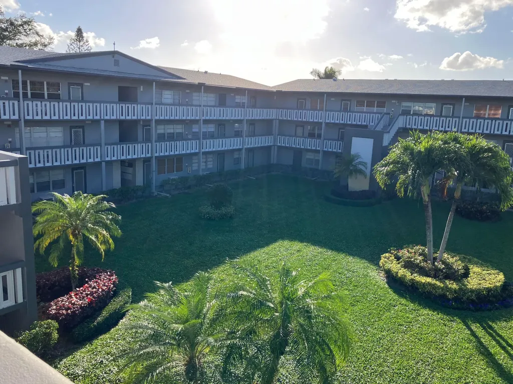 156 Suffolk D Boca Raton FL 33434