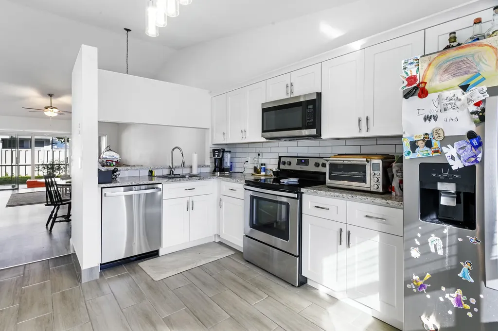 140 Moccasin Trail S Jupiter FL 33458