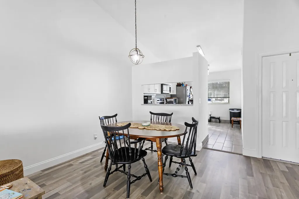 140 Moccasin Trail S Jupiter FL 33458