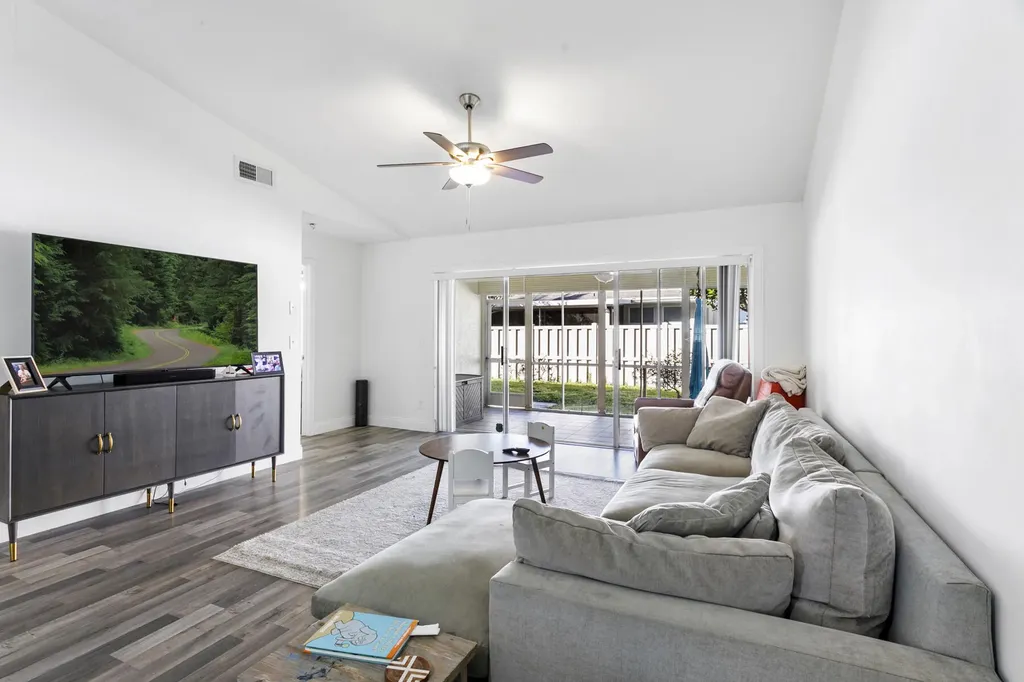 140 Moccasin Trail S Jupiter FL 33458