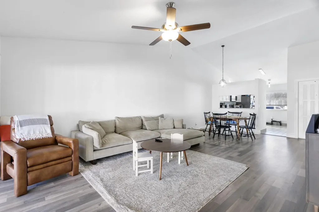 140 Moccasin Trail S Jupiter FL 33458