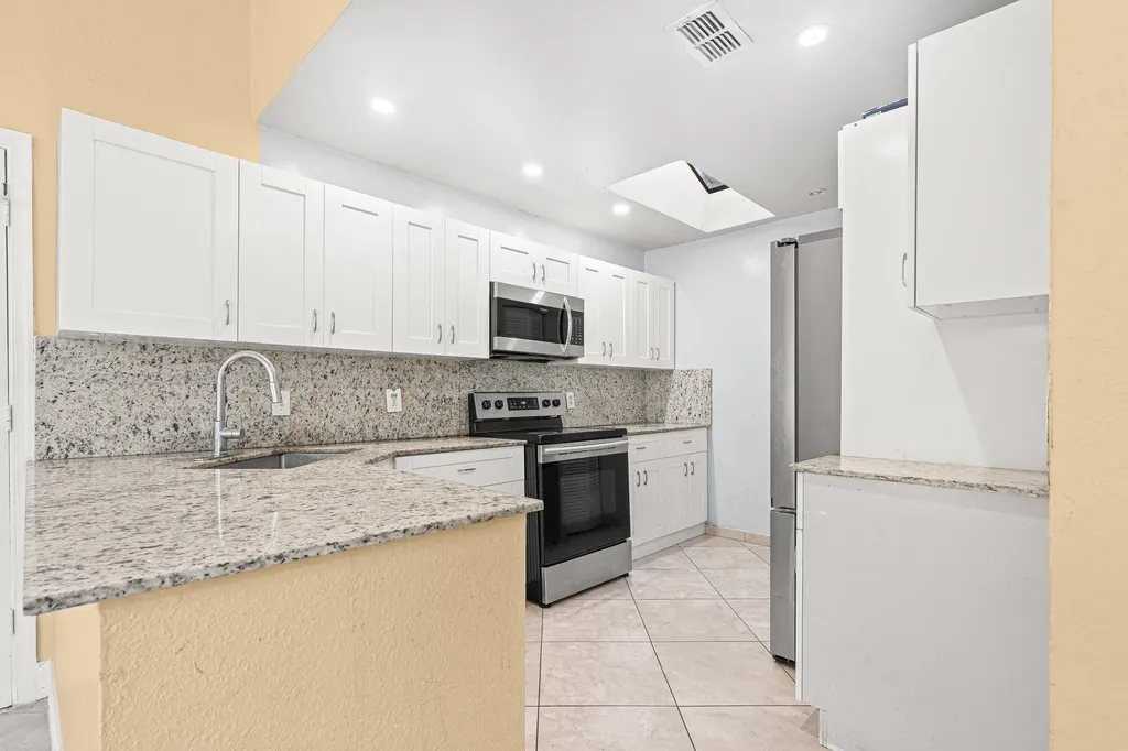 4134 NW 2nd Lane Delray Beach FL 33445