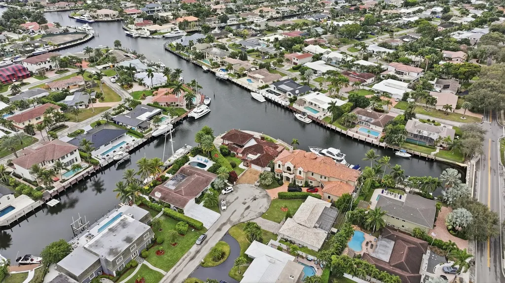 4421 NE 23rd Avenue Lighthouse Point FL 33064