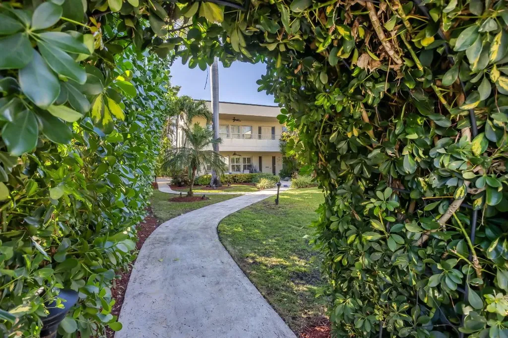 202 Gleason Street Delray Beach FL 33483