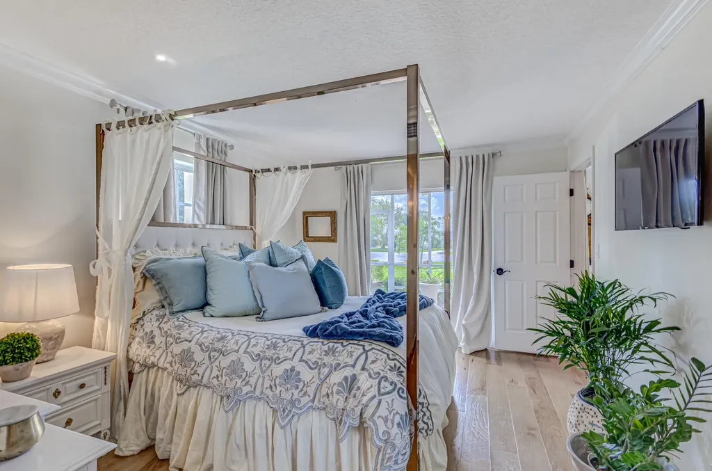 5560 Tamberlane Circle Palm Beach Gardens FL 33418