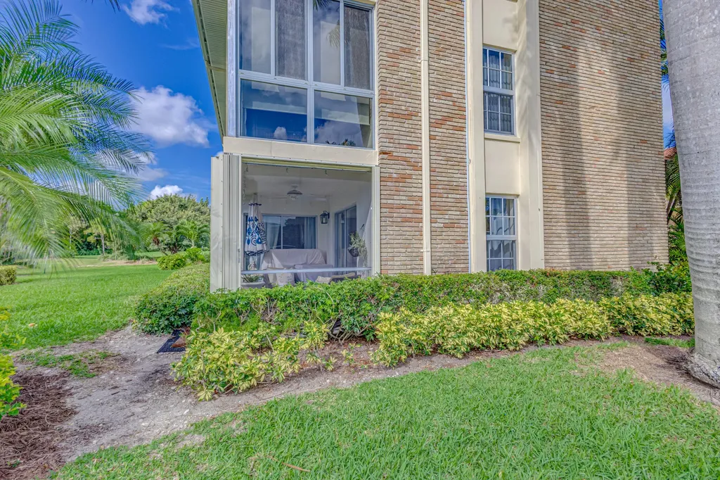 5560 Tamberlane Circle Palm Beach Gardens FL 33418